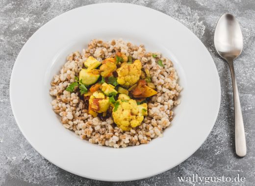 Blumenkohl-Tajine mit Kichererbsen und Salzzitronen | Rezept auf www.wallygusto.de