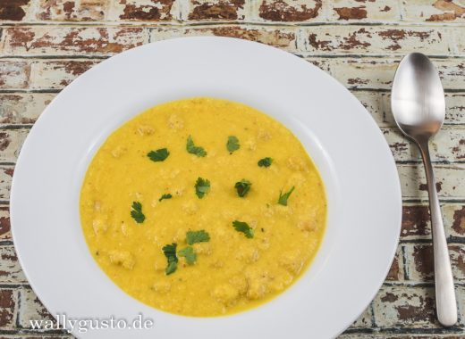 Blumenkohlsuppe mit Kichererbsen und Kokosmilch | Rezept auf www.wallygusto.de