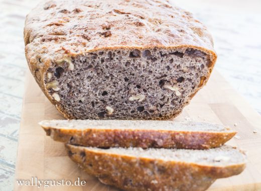 Dinkel-Walnussbrot mit Sauerteig | Rezept auf www.wallygusto.de