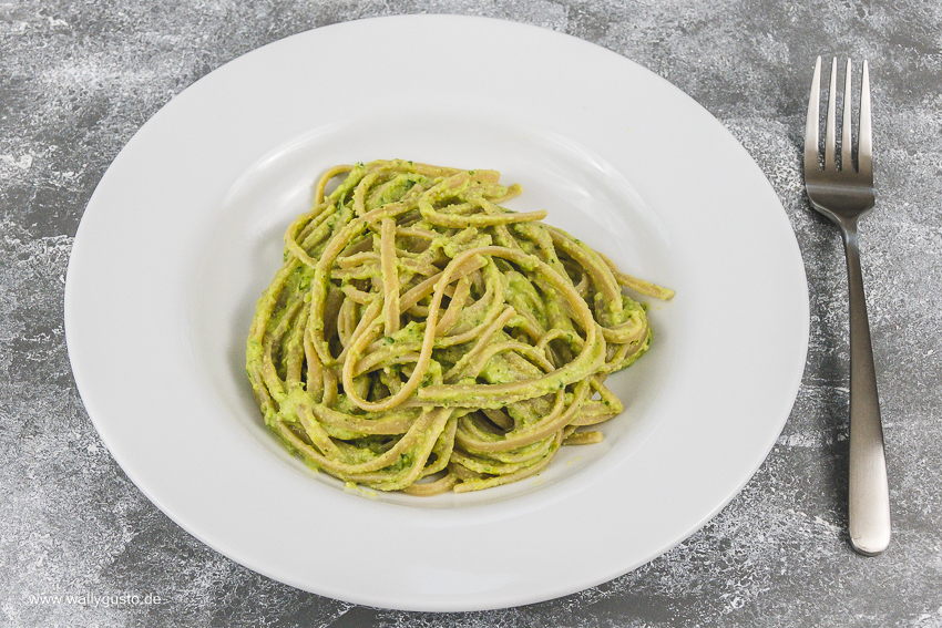 Edamame-Pesto mit Erdnüssen | Rezept auf www.wallygusto.de