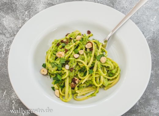 Erbsen-Pesto mit gerösteten Haselnüssen & Estragon | Rezept auf www.wallygusto.de