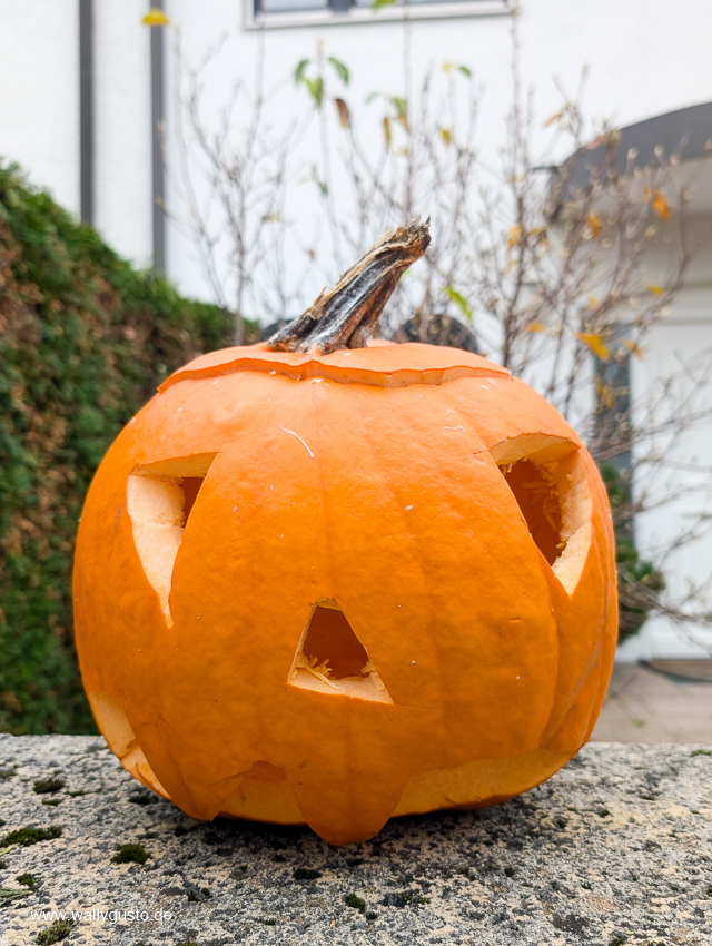 Halloween-Kürbis schnitzen: Ideen und Anleitung auf www.wallygusto.de