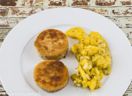 Kürbisschnitzel mit Kartoffelsalat | Rezept auf www.wallygusto.de