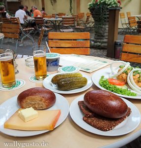 Kleinigkeiten zum Kölsch