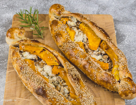 Pide mit Kürbis-Walnuss-Käse-Füllung | Rezept auf www.wallygusto.de