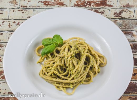 Pistazien-Pesto mit Basilikum und Minze | Rezept auf www.wallygusto.de