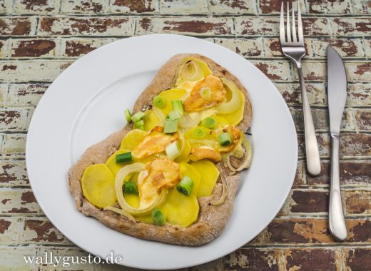 Pizza aus Sauerteig mit Weichkäse und Kartoffeln | Rezept auf www.wallygusto.de