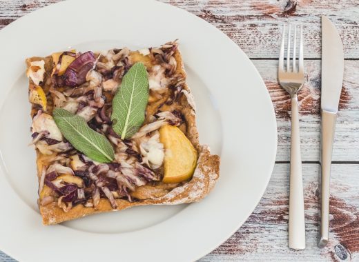 Pizza mit Apfel und Radicchio | Rezept auf www.wallygusto.de