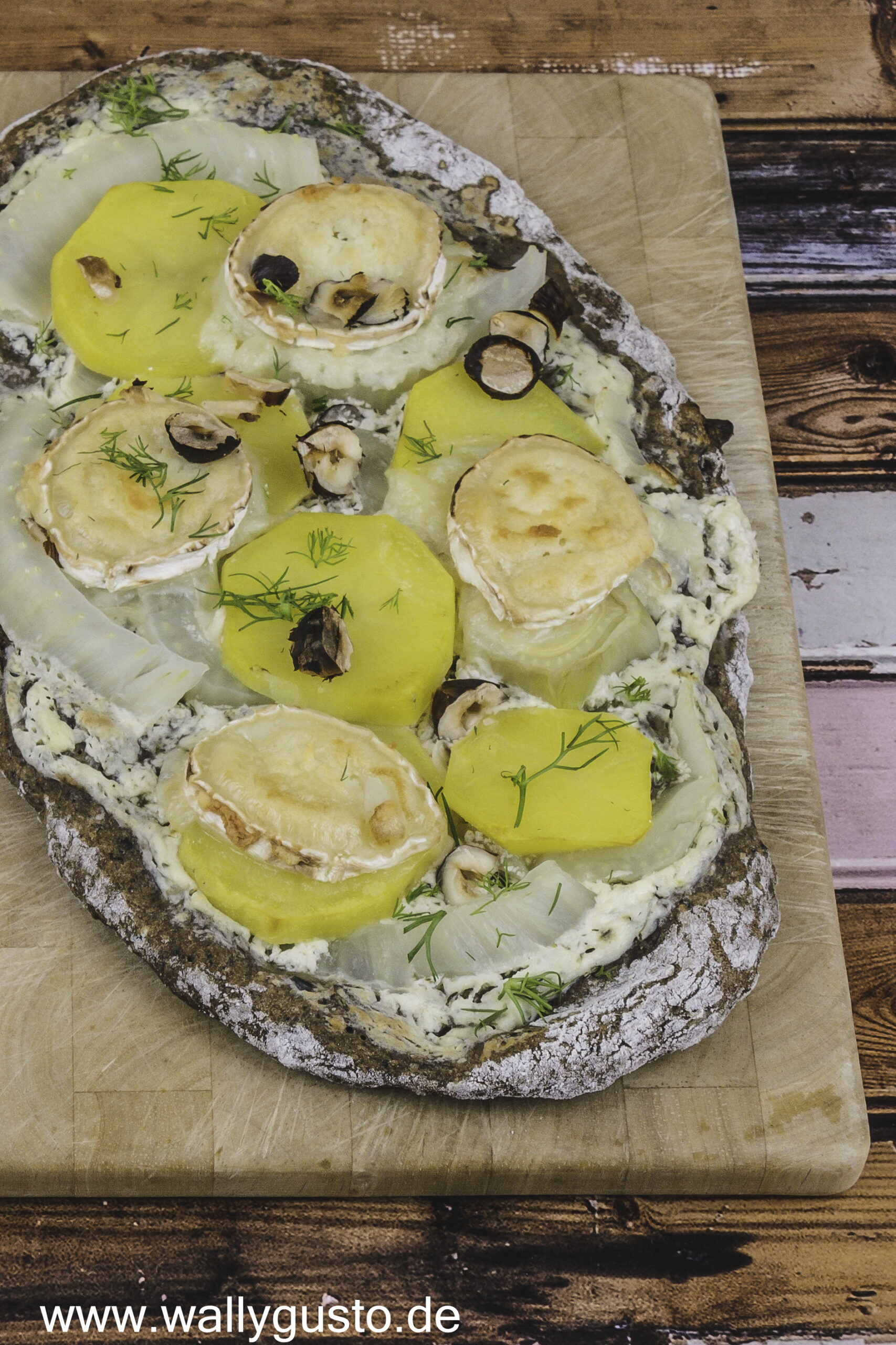 Pizza mit Kartoffeln, Fenchel und Ziegenkäse – Wallygusto