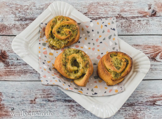 Pizzaschnecken mit Pesto | Rezept auf www.wallygusto.de