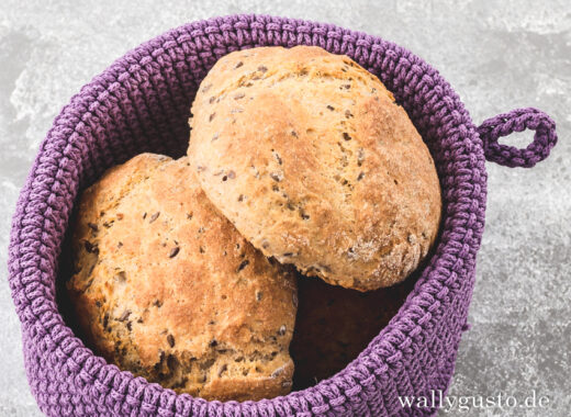 Quarkbrötchen mit Leinsamen | Rezept auf www.wallygusto.de