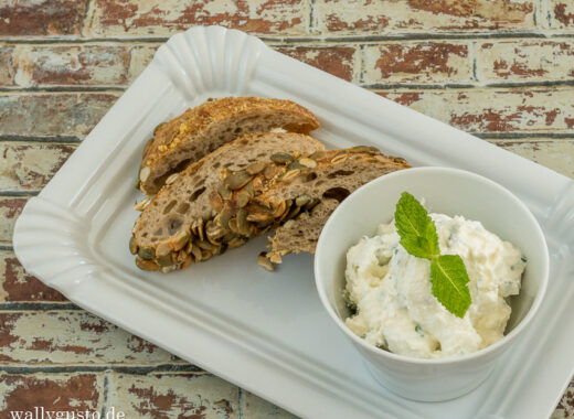 Ricotta-Dip mit Minze und Basilikum | Rezept auf www.wallygusto.de
