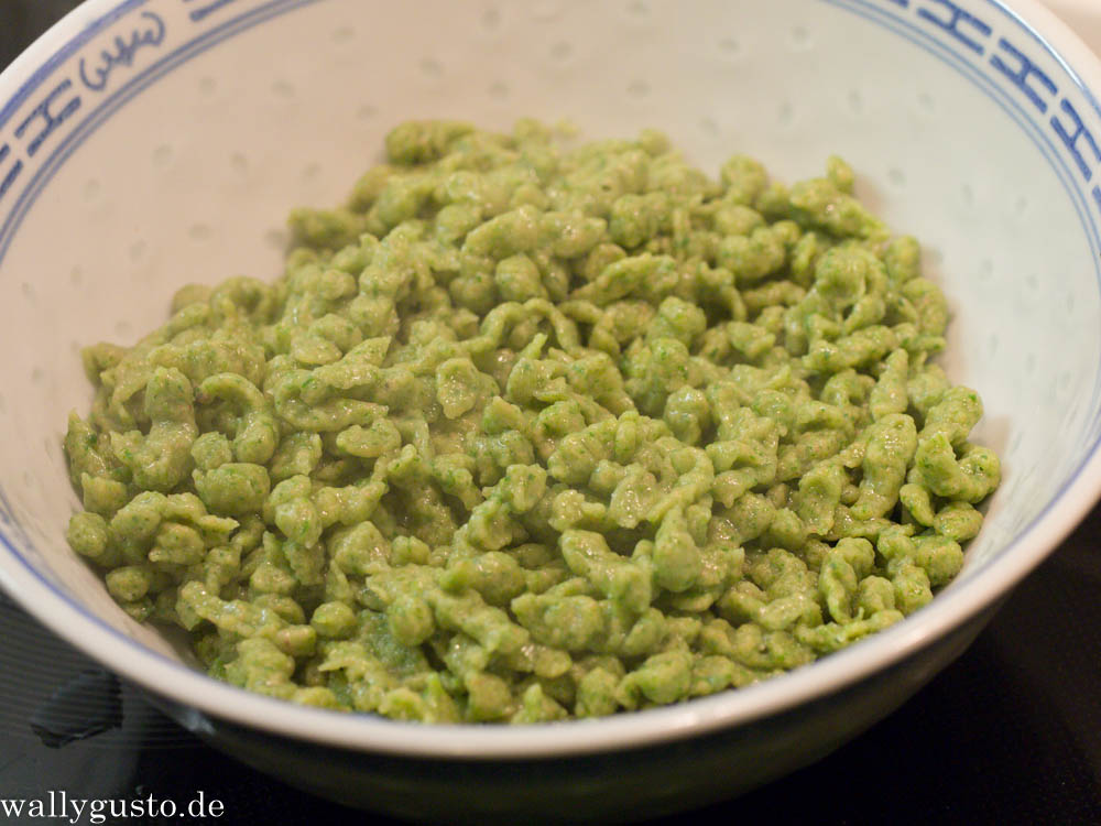 Seitangeschnetzeltes mit Rahmschwammerl und Spinatspätzle | Rezept auf www.wallygusto.de