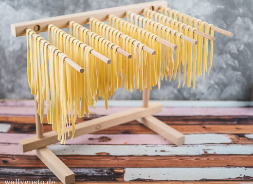 Tagliatelle selbst machen - mit der Nudelmaschine | Rezept auf www.wallygusto.de