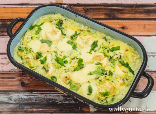 Tortellini-Auflauf mit Zucchini und Erbsen | Rezept auf www.wallygusto.de